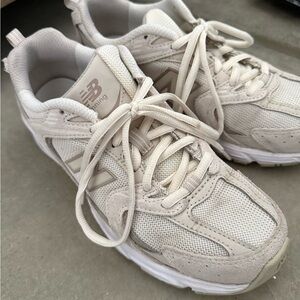 New Balance 580 Cream Running Shoes